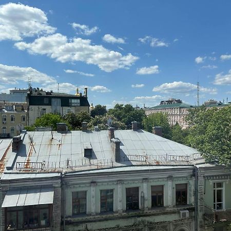 Appartement Світло Є! Історичний Центр! à Kiev Extérieur photo