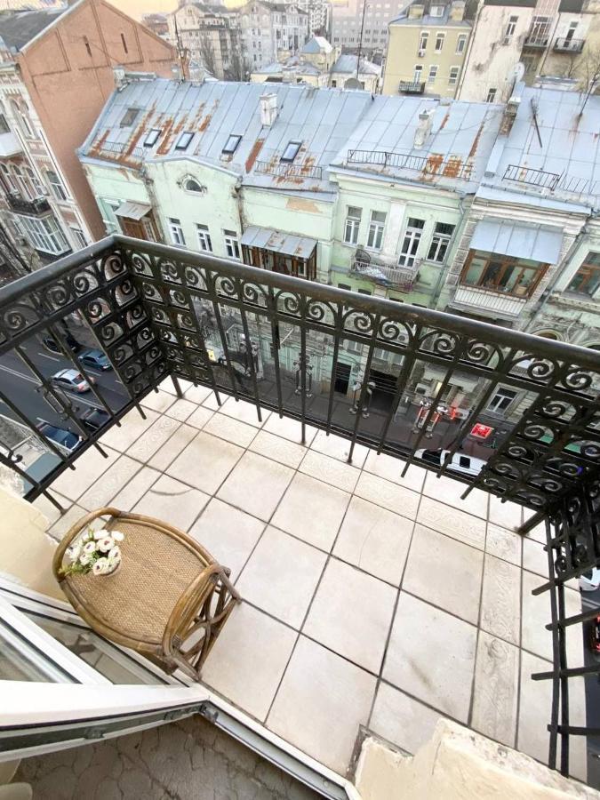 Appartement Світло Є! Історичний Центр! à Kiev Extérieur photo
