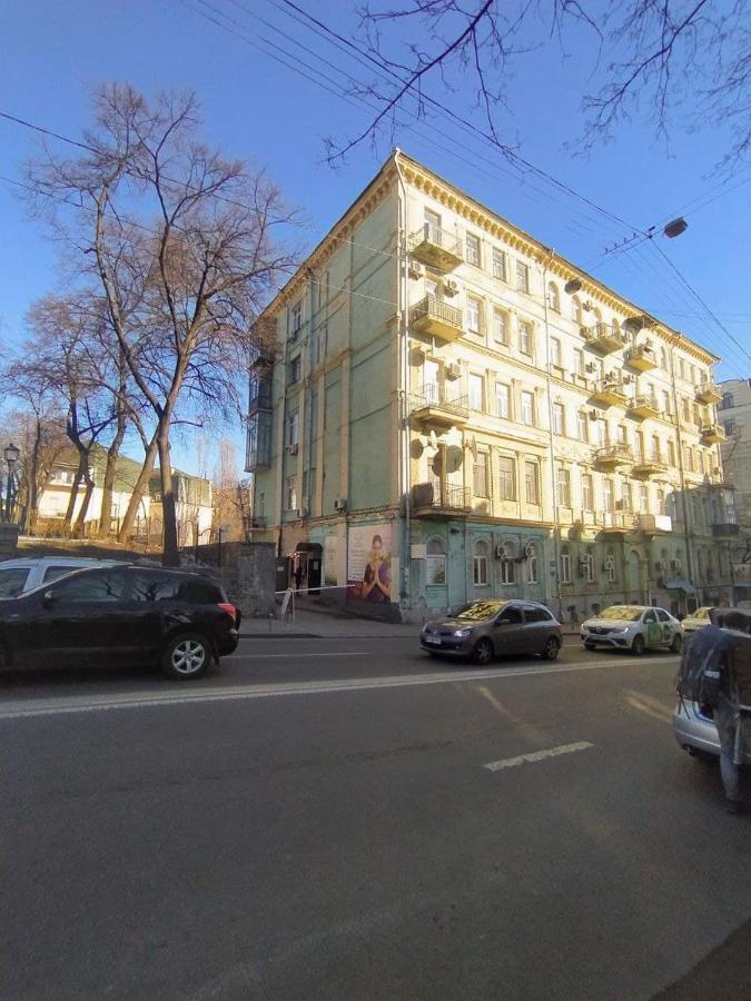 Appartement Світло Є! Історичний Центр! à Kiev Extérieur photo