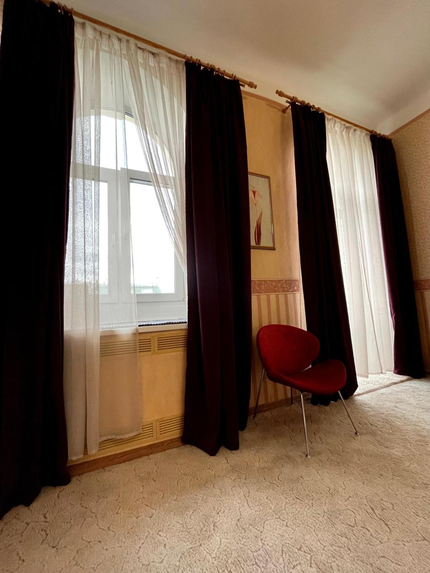 Appartement Світло Є! Історичний Центр! à Kiev Extérieur photo