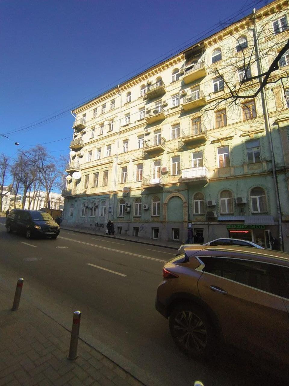 Appartement Світло Є! Історичний Центр! à Kiev Extérieur photo