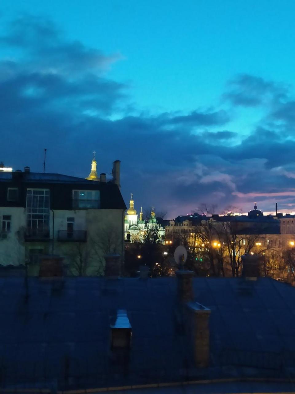 Appartement Світло Є! Історичний Центр! à Kiev Extérieur photo